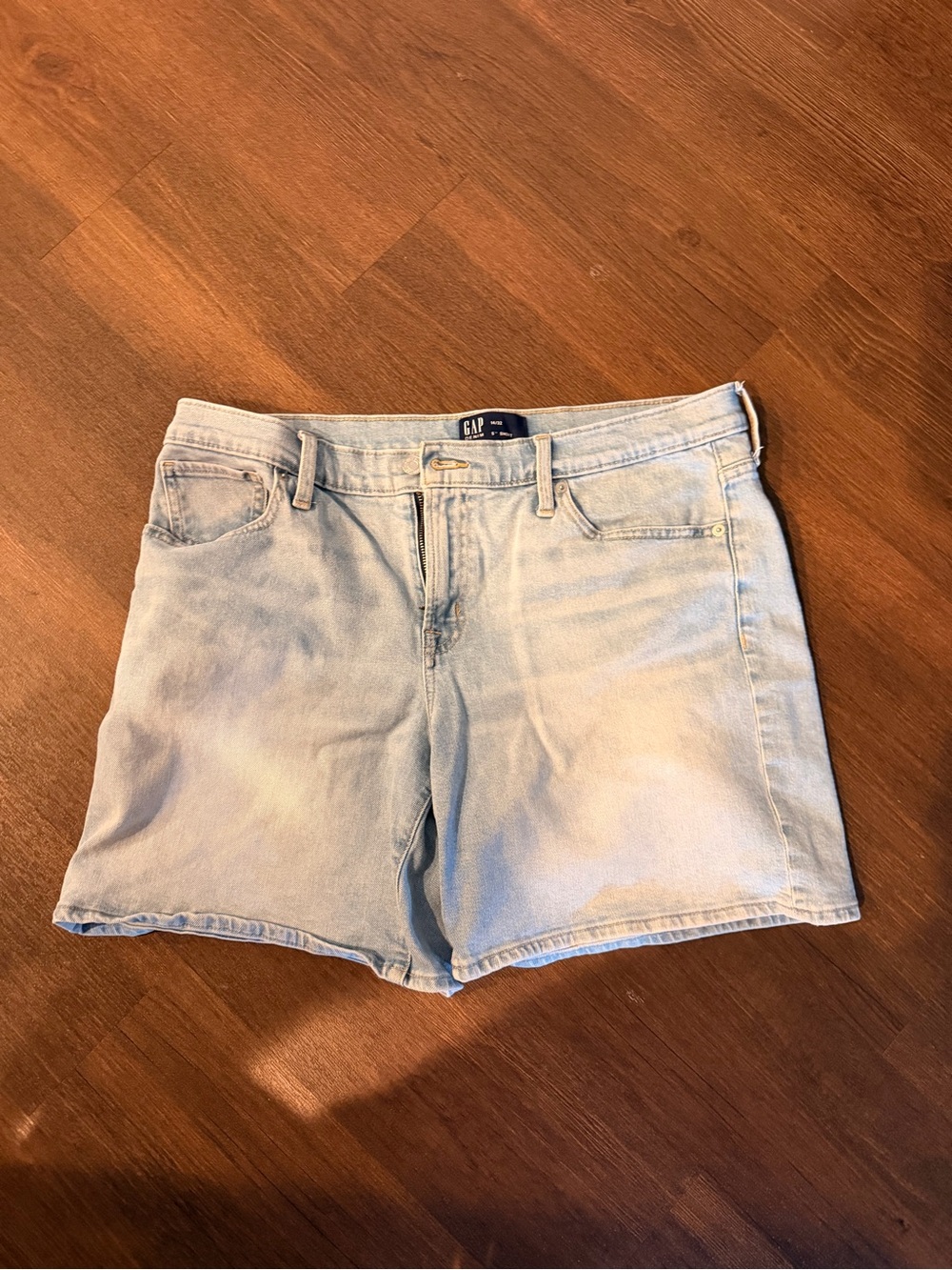 GAP Light Blue Denim 5 inch Women’s Shorts